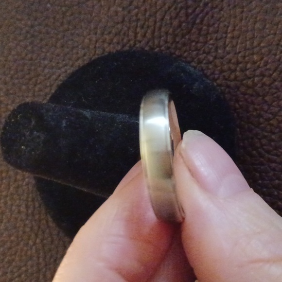 NWOT - Stainless Steel 316L Brushed Finish Convex Center Wedding Band - Size 11 - Picture 2 of 6